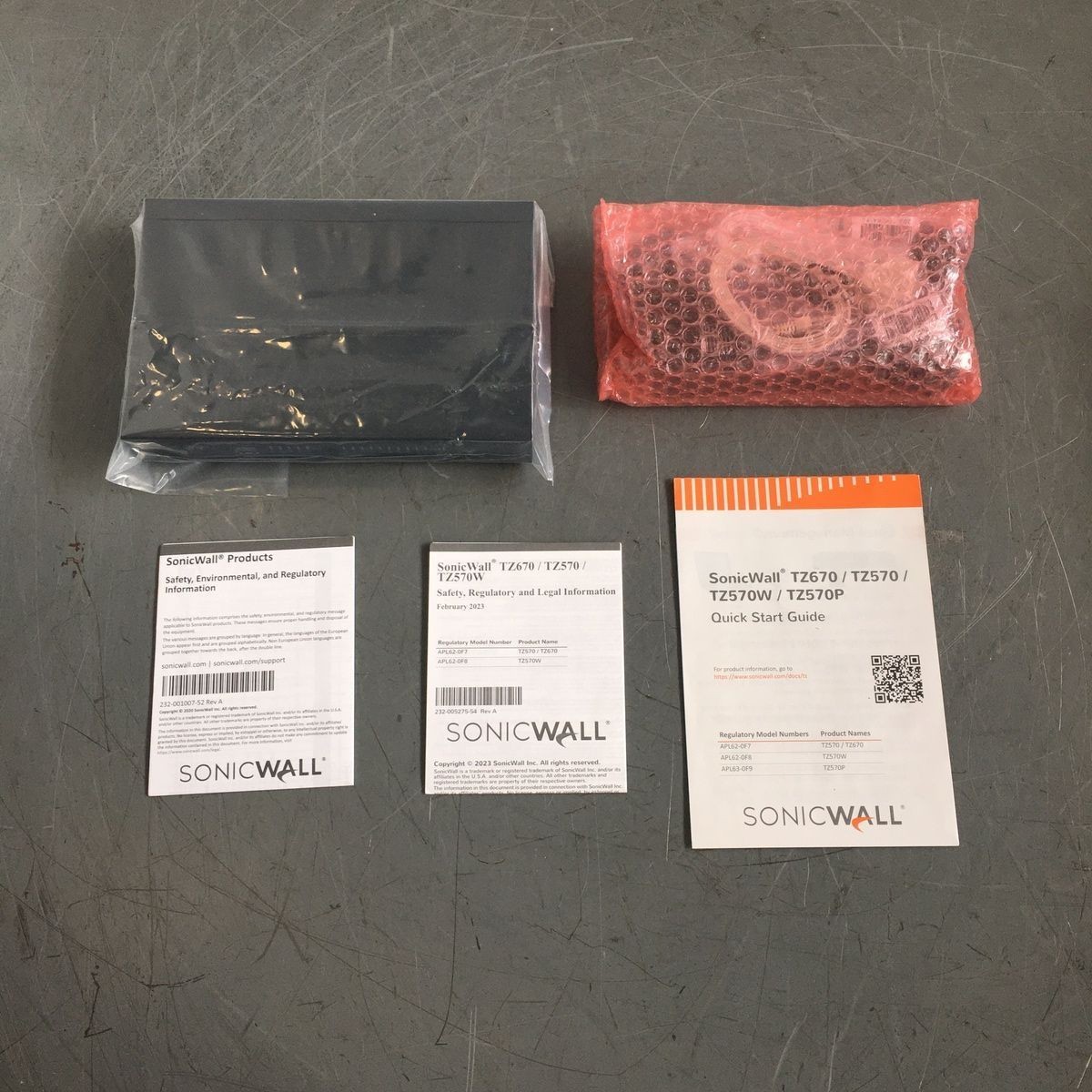 SonicWALL Unit TZ570 Compact Next-Generation Firewall Sealed (g14)