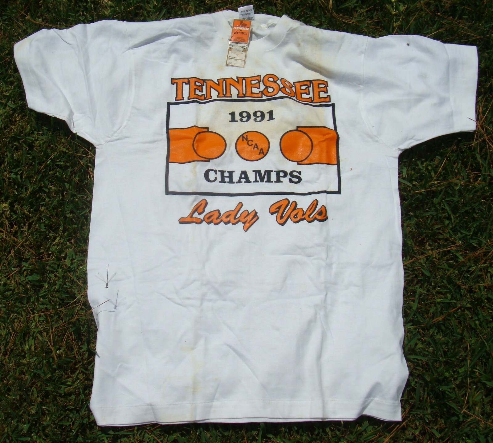 TENNESSEE VOLUNTEERS 1991 WOMEN'S BASKETBALL CHAMPIONS T-SHIRT XLARGE WITH TAG