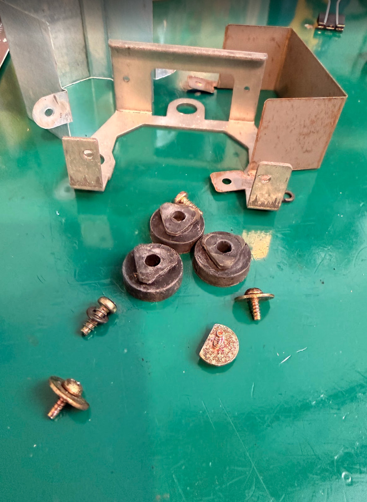Technics  SL-1200 Series MK2 Transformer Isolation Feet Mounting Bracket Shield