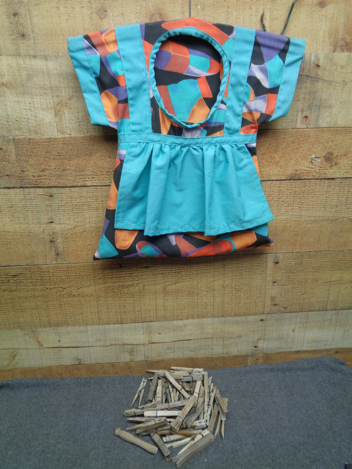 Clothes Pin Holder Bag - Cotton Dress 16" x 15" w/Clothespins