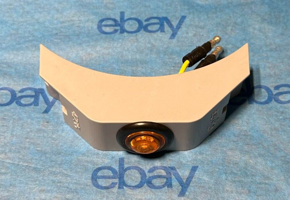 41300540 / 01-4945-70 Genuine Grote Yellow Marker Lamp OEM - New