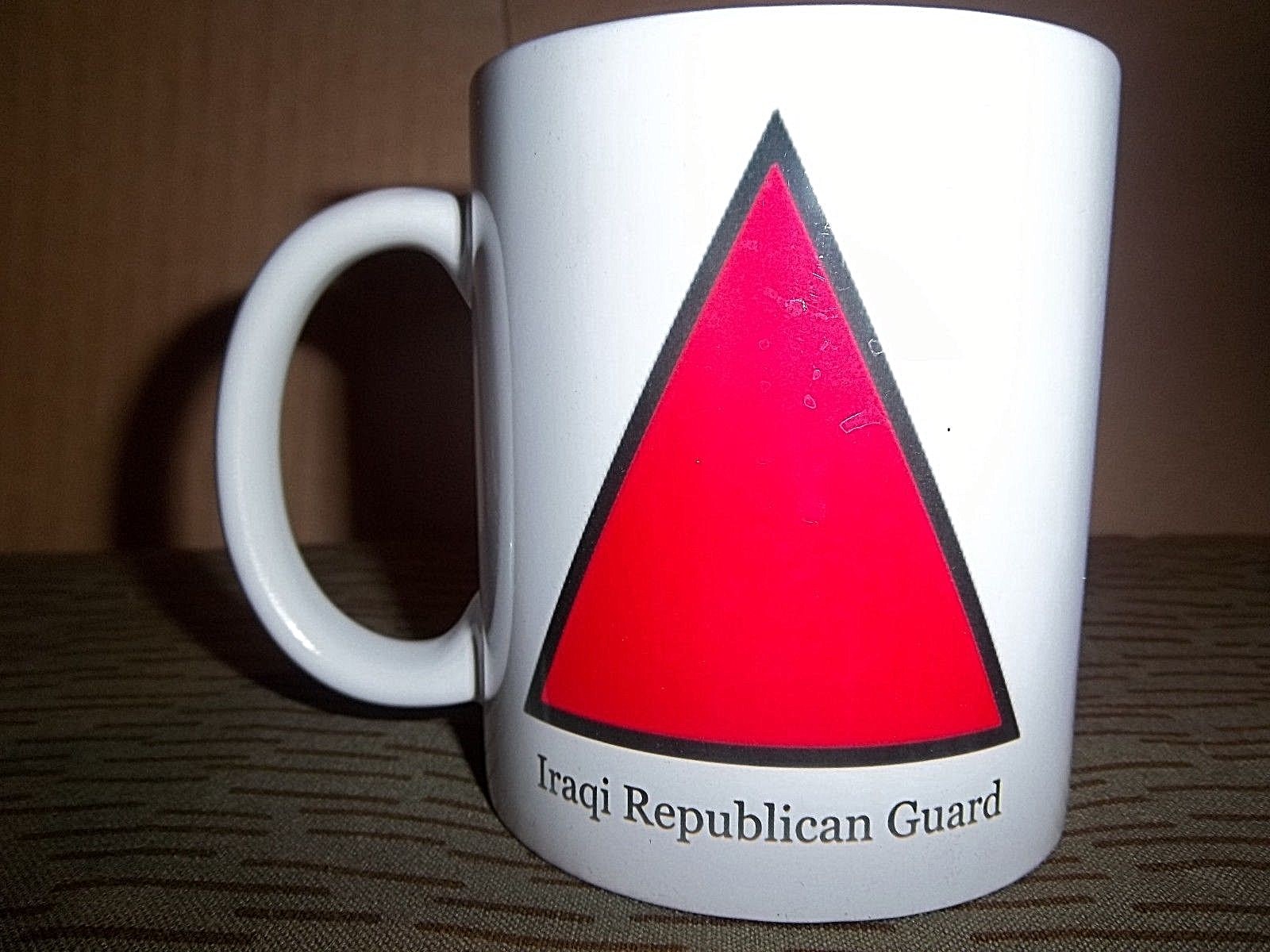 IRAQI REPUBLICAN GUARD (Saddam-era) Coffee Mug, Insignia Desert Storm era, Iraq