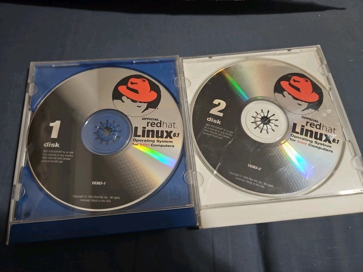 Red Hat Linux 6.1 Official Operating System For Intel CDs English 10363-1 -2