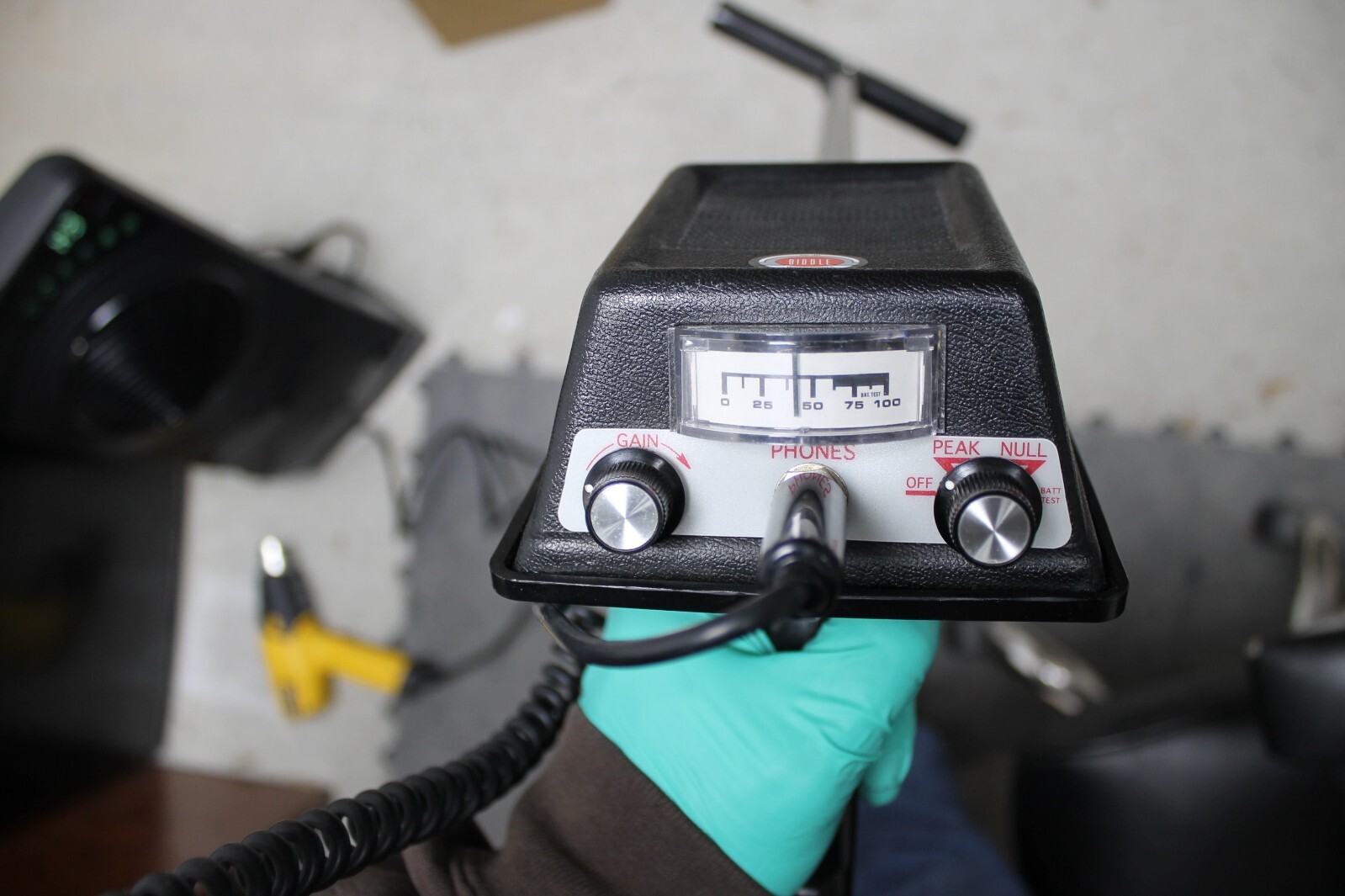 Biddle Instruments 656601 Cable Tracer - Line Locator W/ Earphones & Case