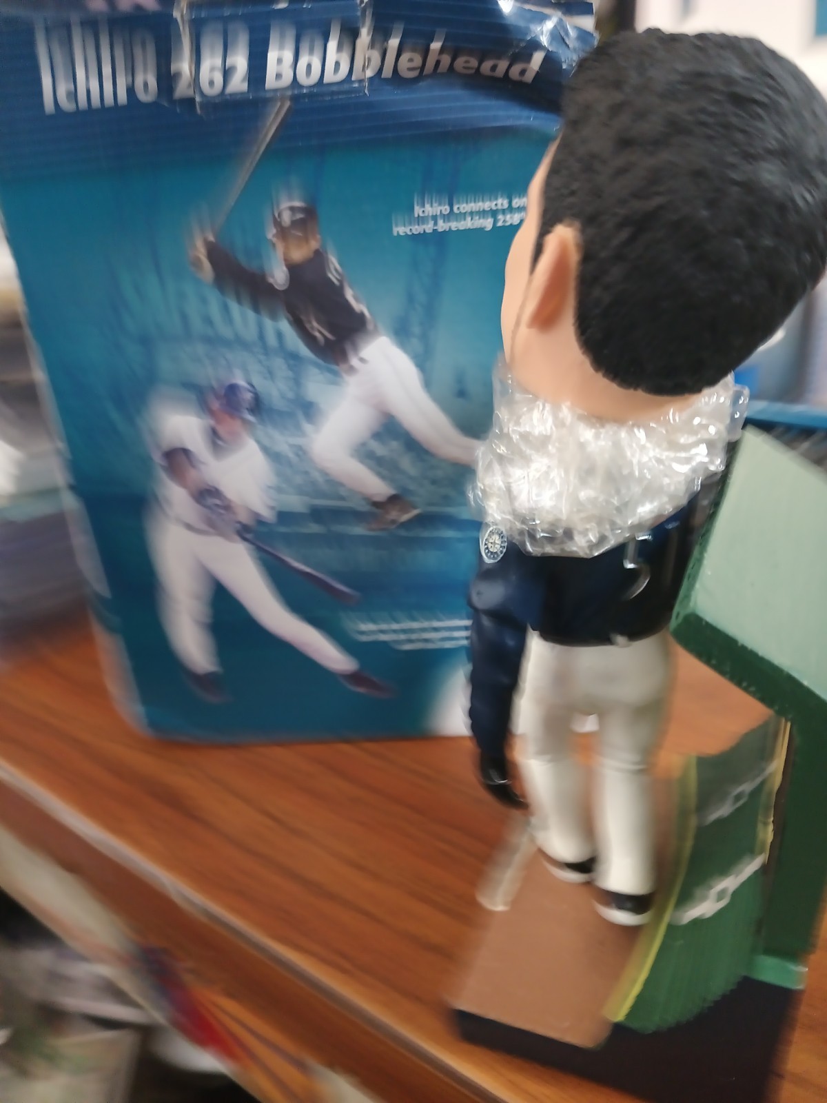 2005 Seattle Mariners MLB 262 Hits ICHIRO SUZUKI FSN Collectors Bobblehead NEW