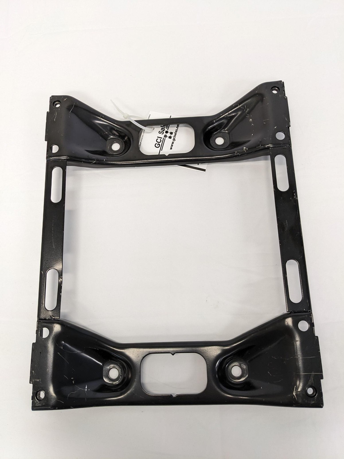 Damaged Freightliner Cascadia ISRI Seat Riser - P/N A18-67987-000