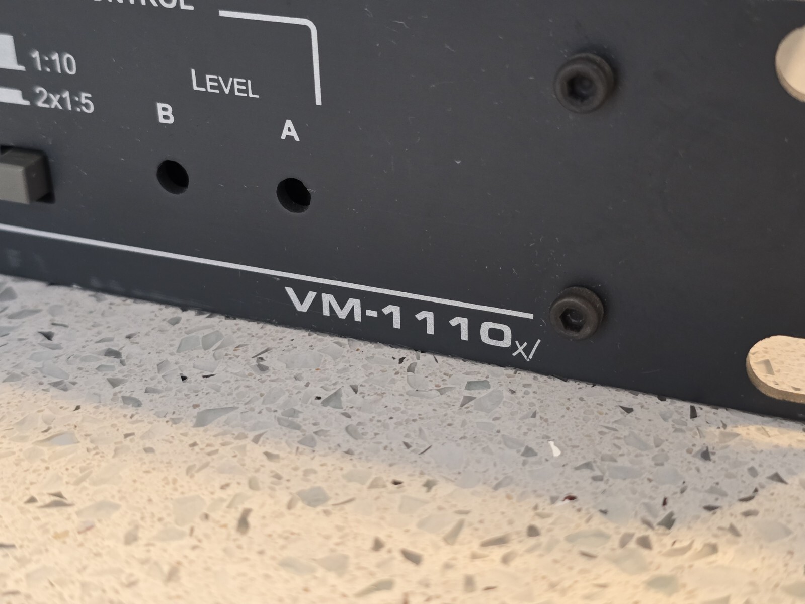 Kramer VM-1110xl 1x10 Balanced Mono Audio Distribution Amplifier XLR Untested