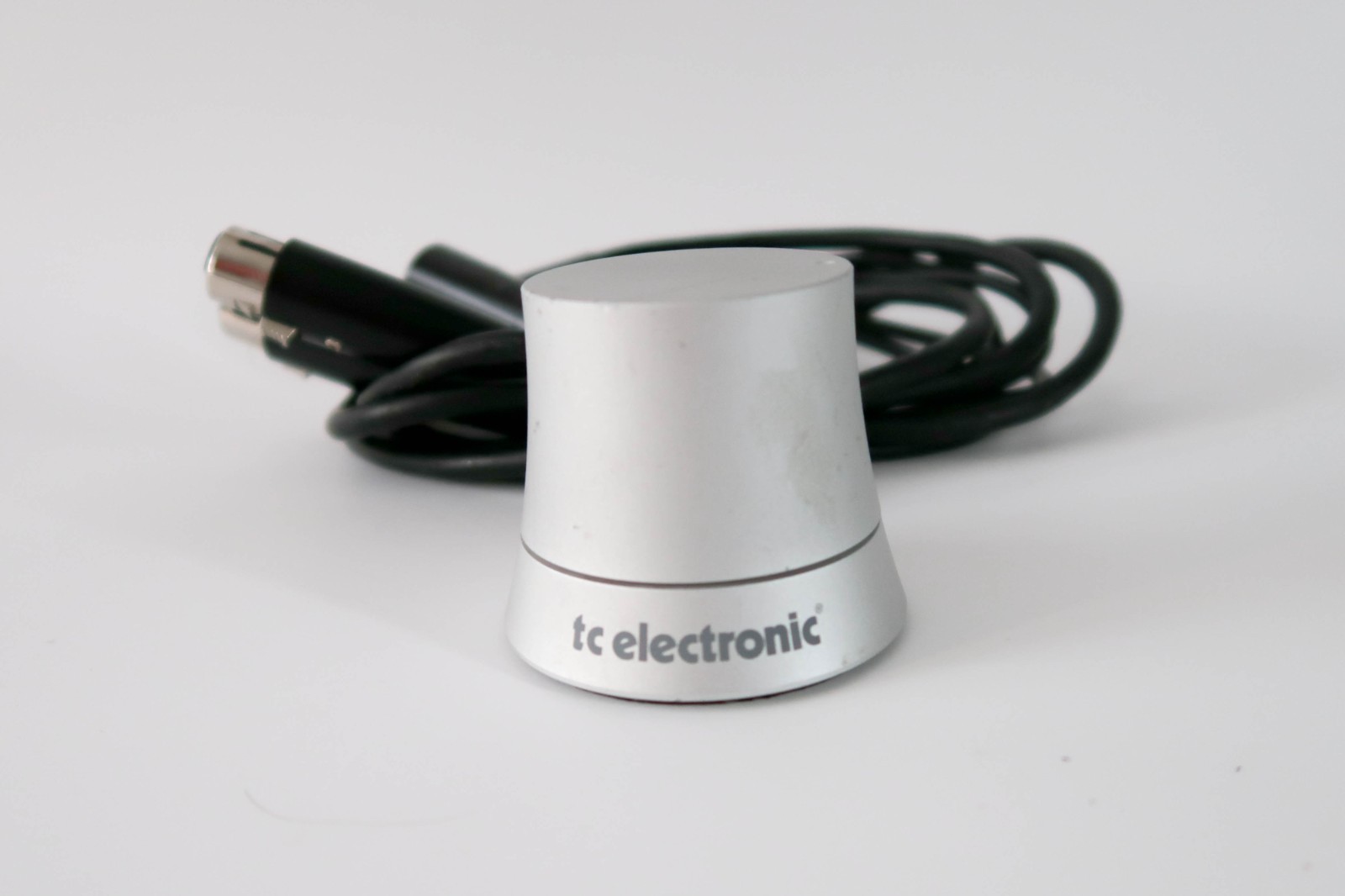TC Electronic Level Pilot X Desktop Speaker Volume Controller with XLR