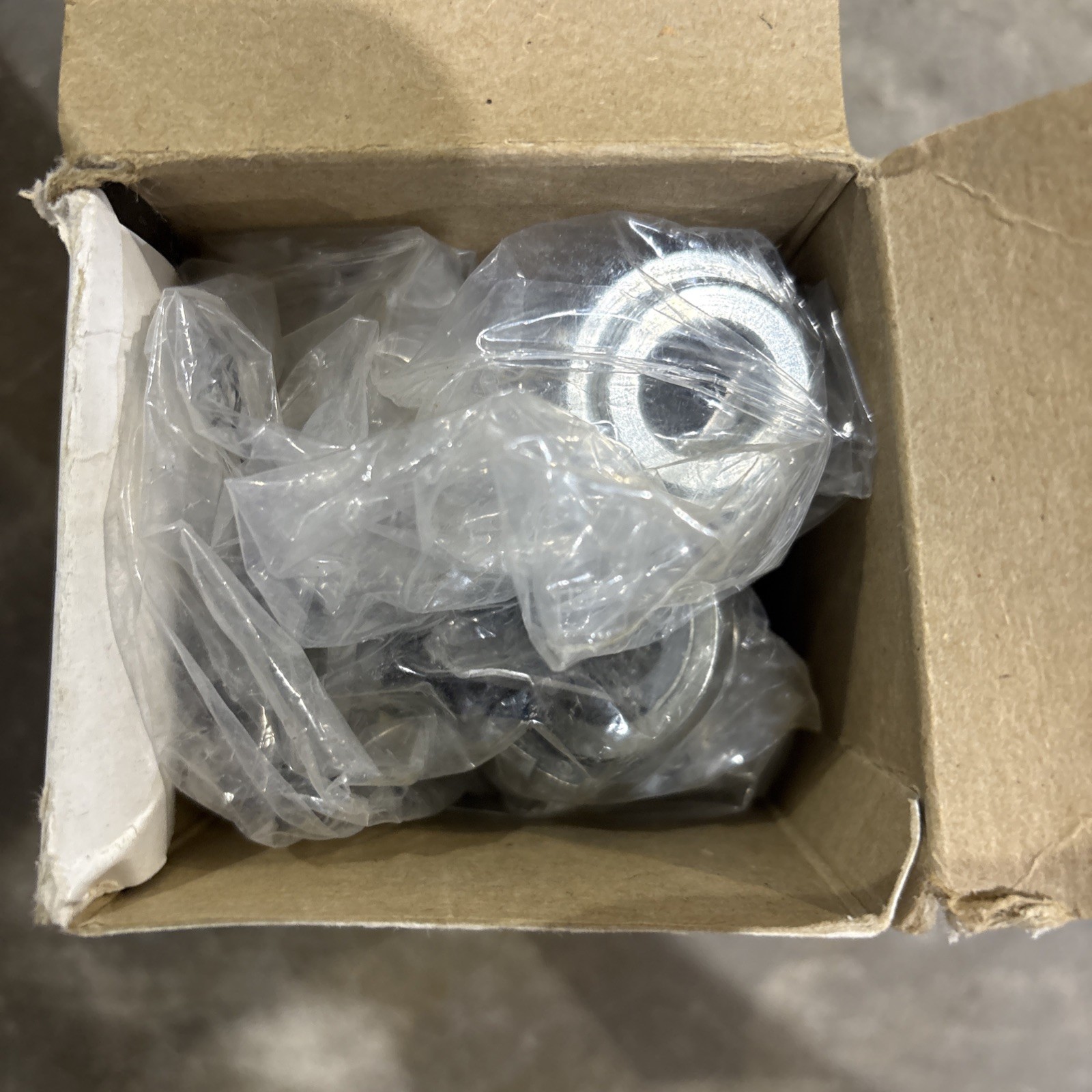 wiremold 5781A box connector 20 Per Box.