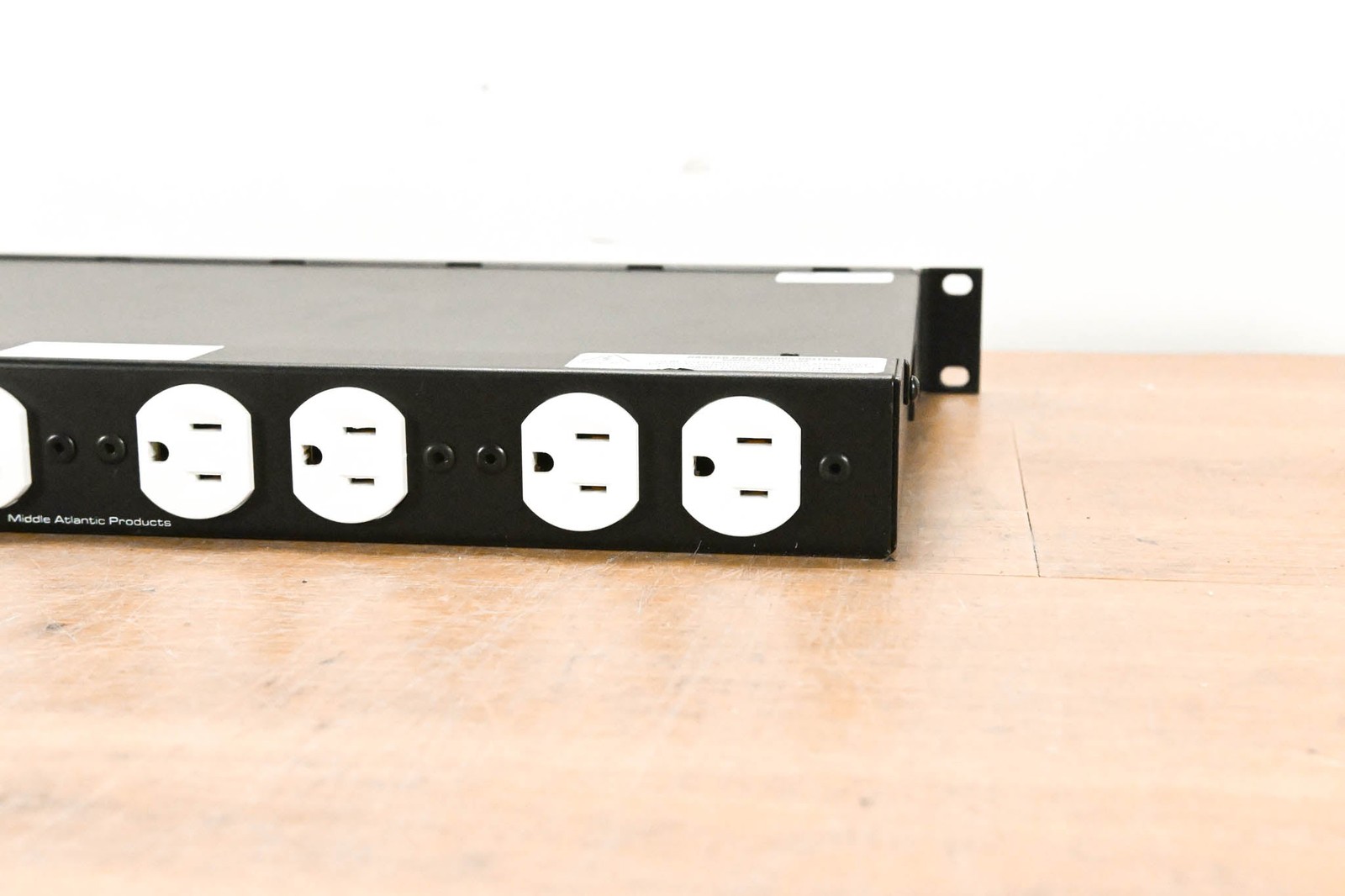 Middle Atlantic PD-915R-PL 9-Outlet Rackmount Power Distribution Unit CG013XT