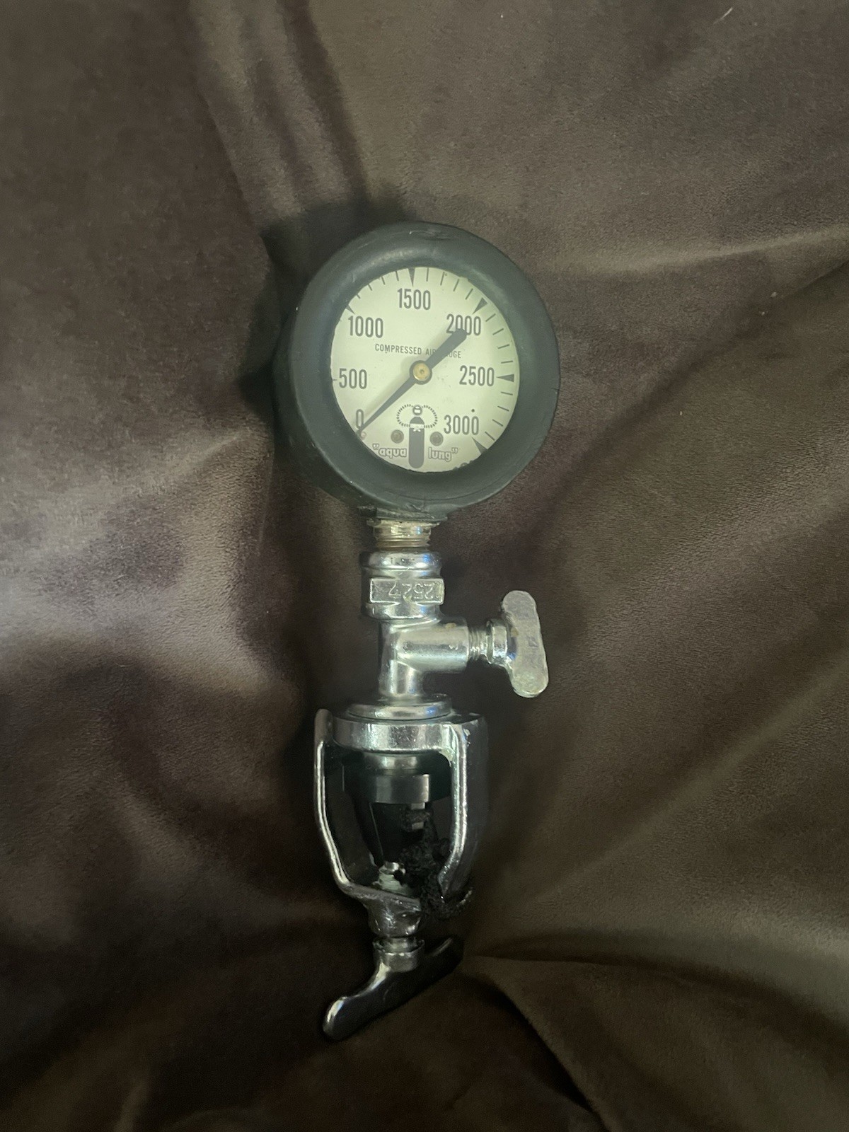 Aqua Lung / U.S. Divers 3000 PSI yoke-mounted tank pressure gauge