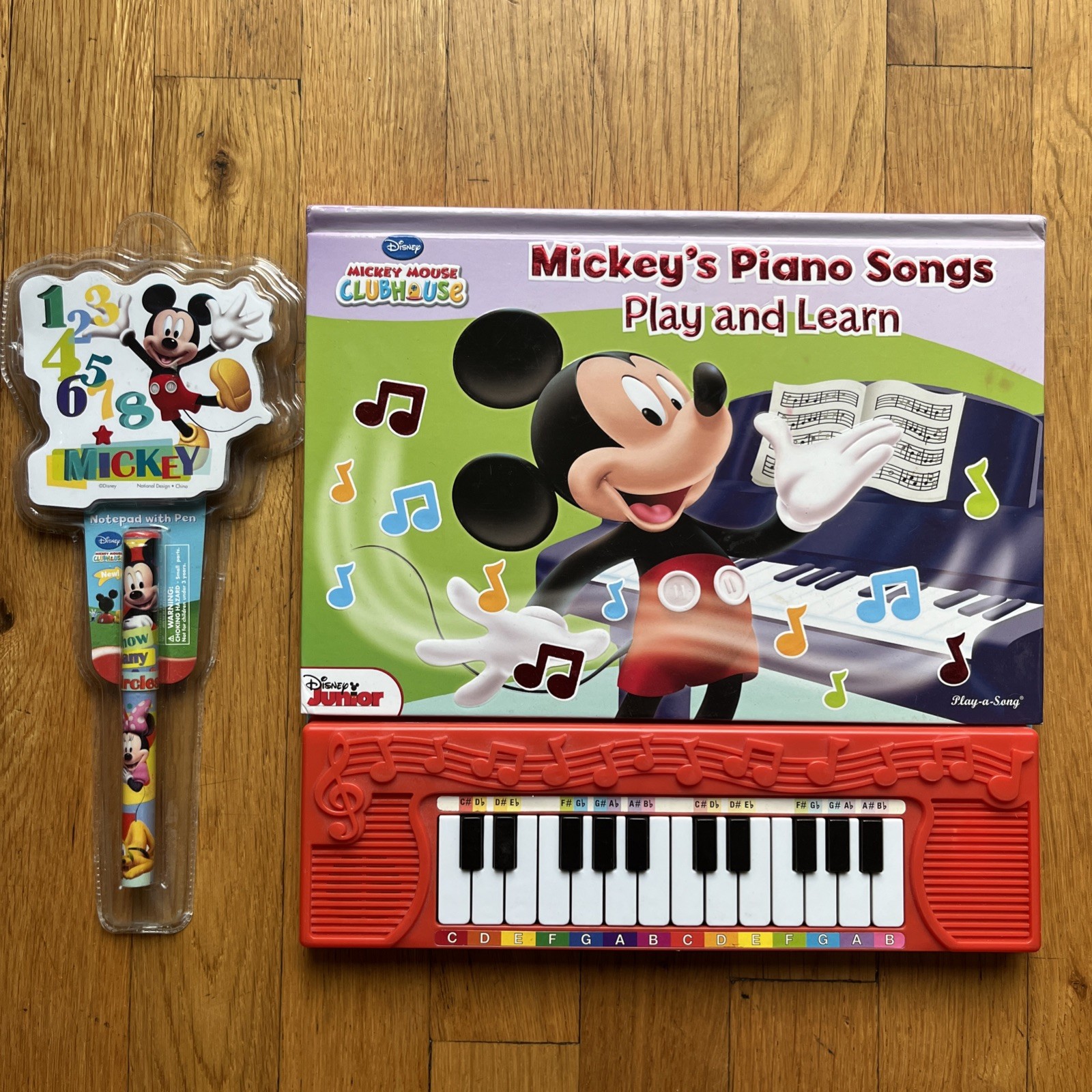 Mickey Mouse Clubhouse Mickeys Piano Play & Learn Keyboard BOOK - Notepad & Pen