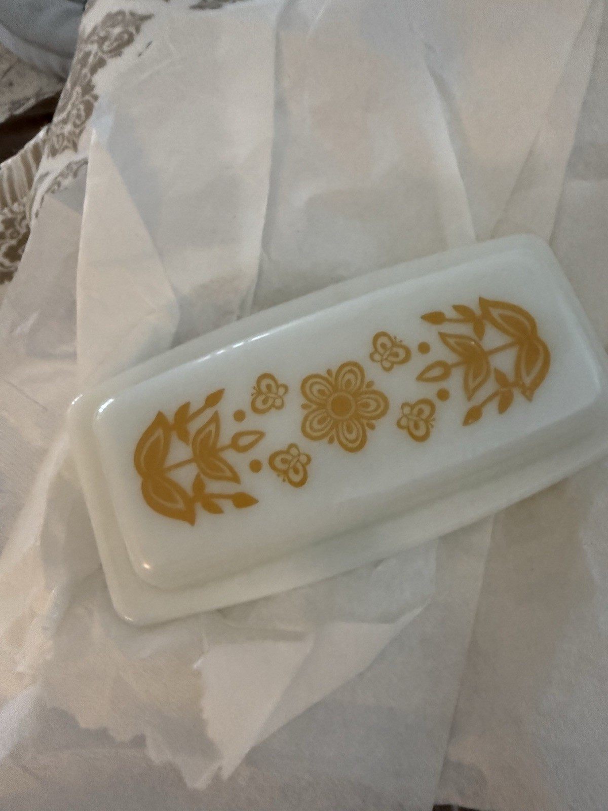 Pyrex Vintage Covered Butter Dish Gold Butterfly Pattern No Chips #72-B