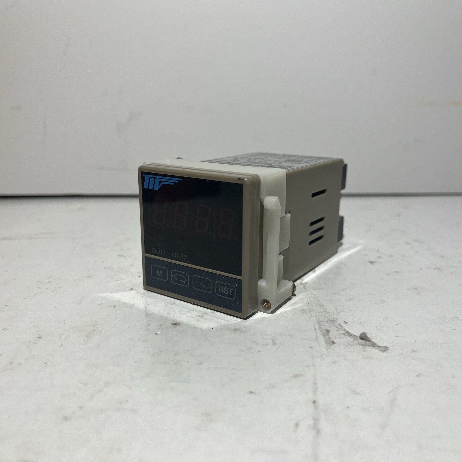TOKYO KEISO IR-2000 / EM01-24009  12VDC / 24VAC TOTALIZER