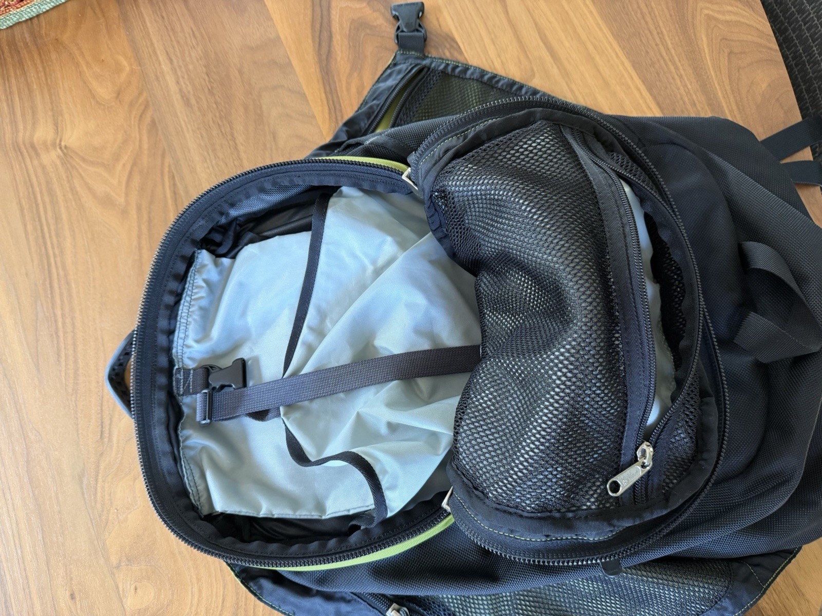 Osprey Synchro 25 Hiking Backpack