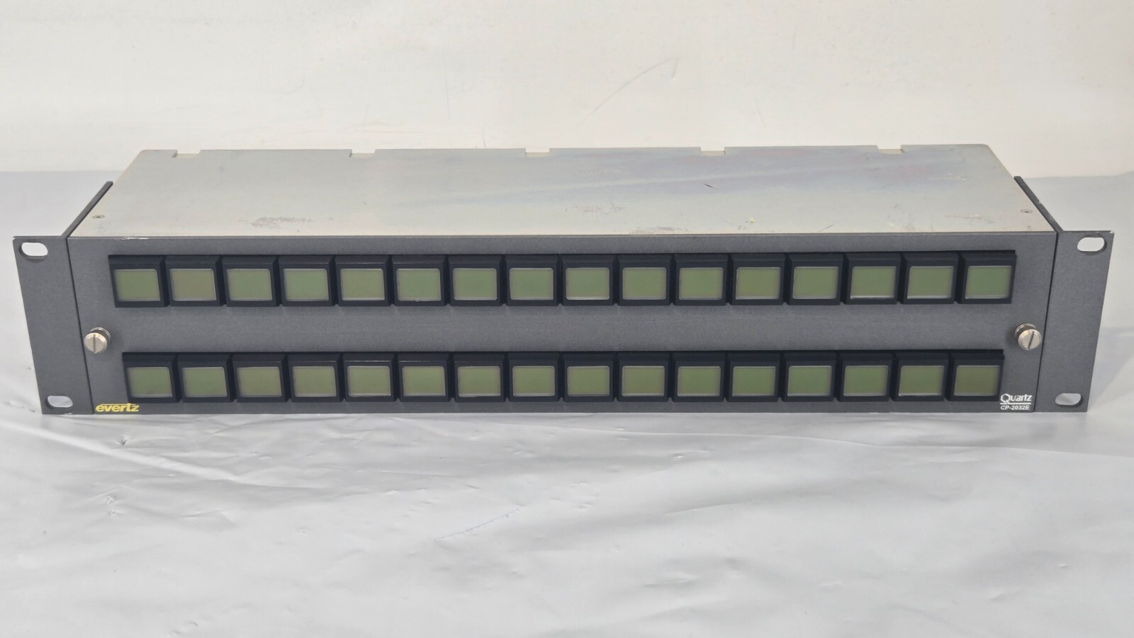 Evertz CP-2032E Intelligent Router Remote Panel, 2RU 32 buttons