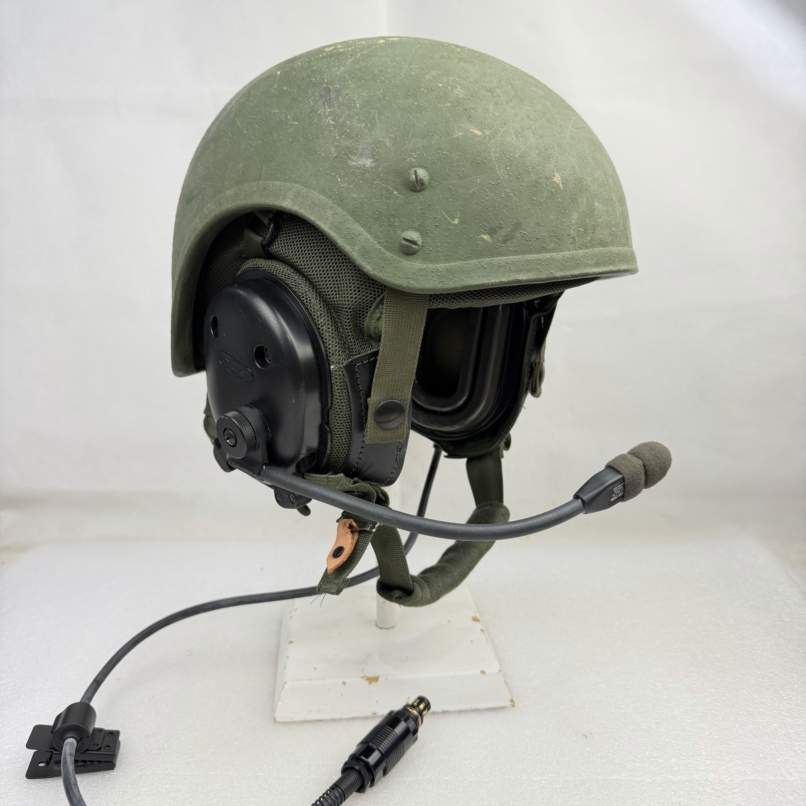 Medium CVC Military Combat Vehicle Crewman Helmet W/ New Bose Comms Gentex Nice