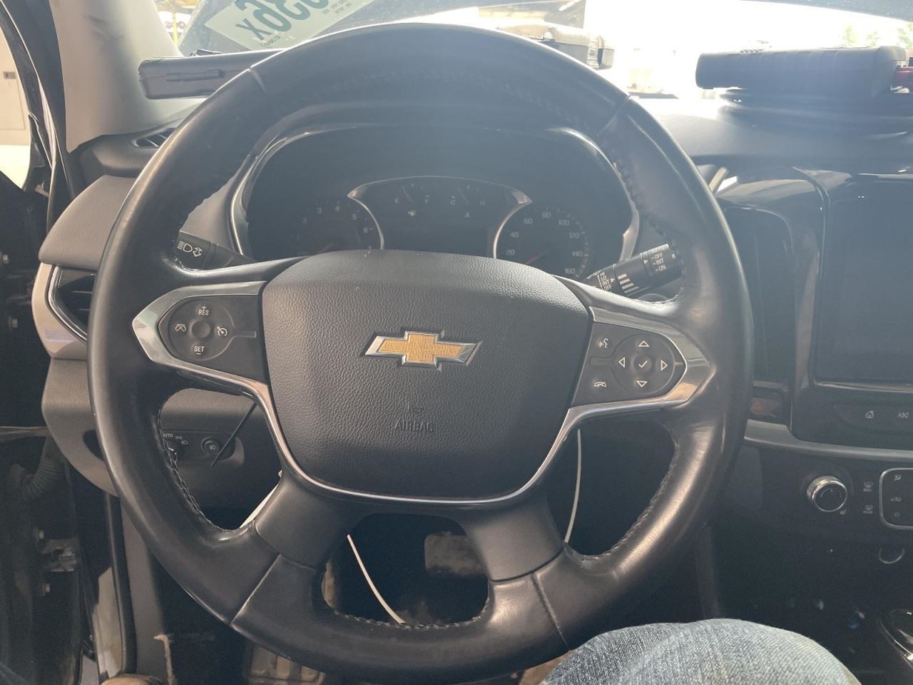 TRAVERSE 2018 Air Shutter 1090360