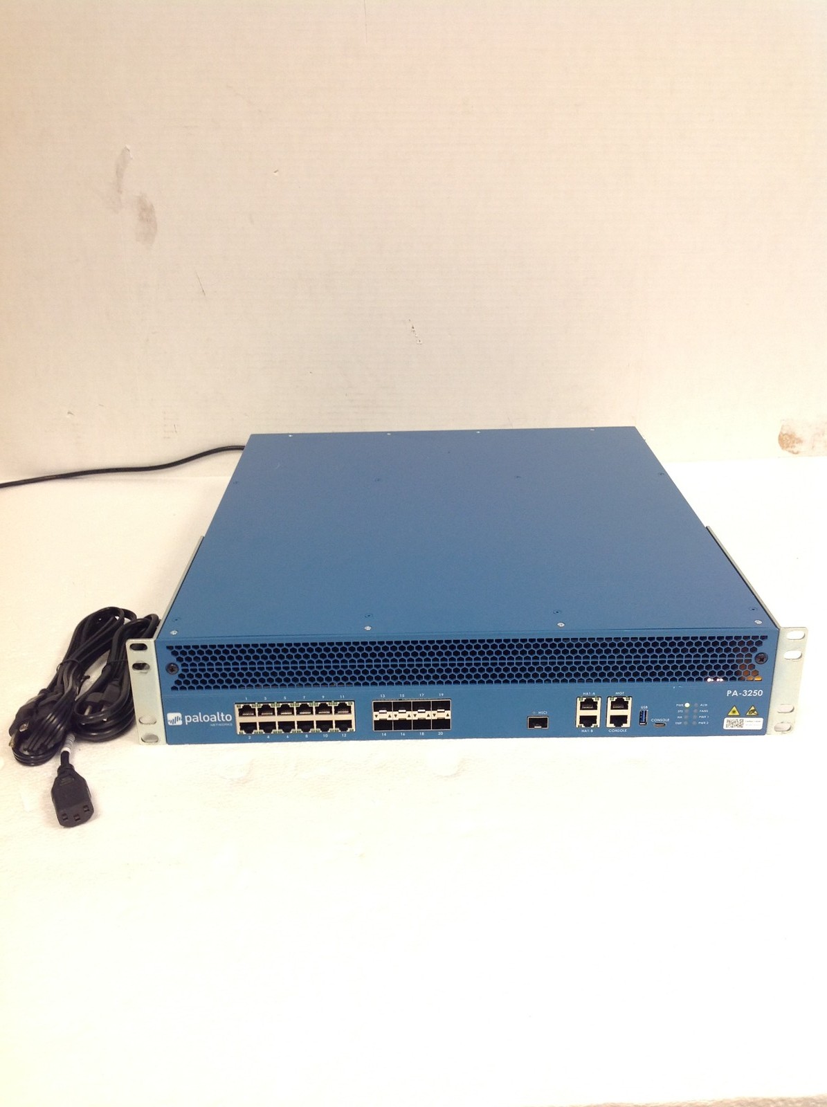 Palo Alto Networks PA-3250 Network Security Appliance Firewall w/Rack Ears WORKS