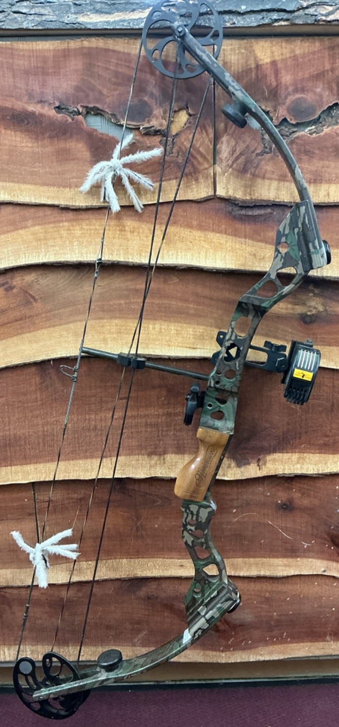 Mathews Solocam MQ1 Left Handed Treebark Camo 28" D/L 70# D/W Good Condition