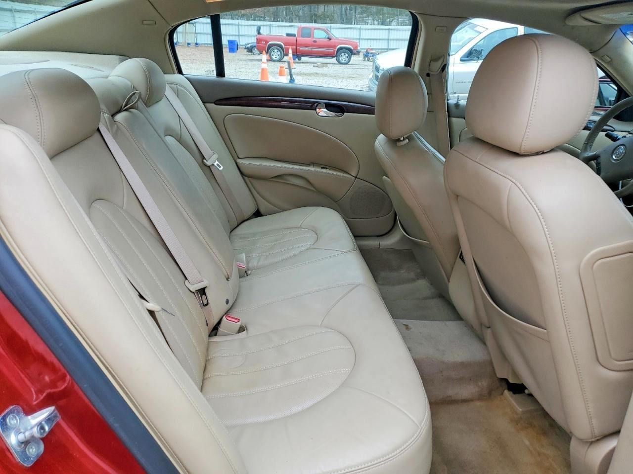LUCERNE 2006 Glove Box 5014774