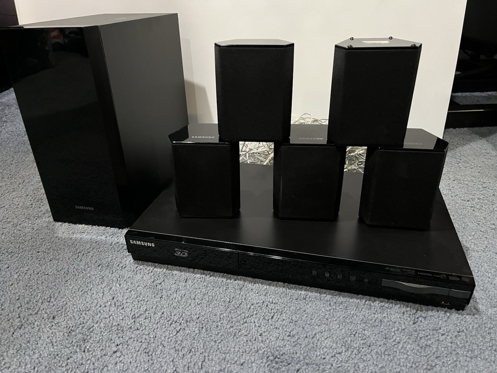Samsung HT-H4500ZA Blu-Ray 3D DVD Home Theater System Speakers Subwoofer HDMI