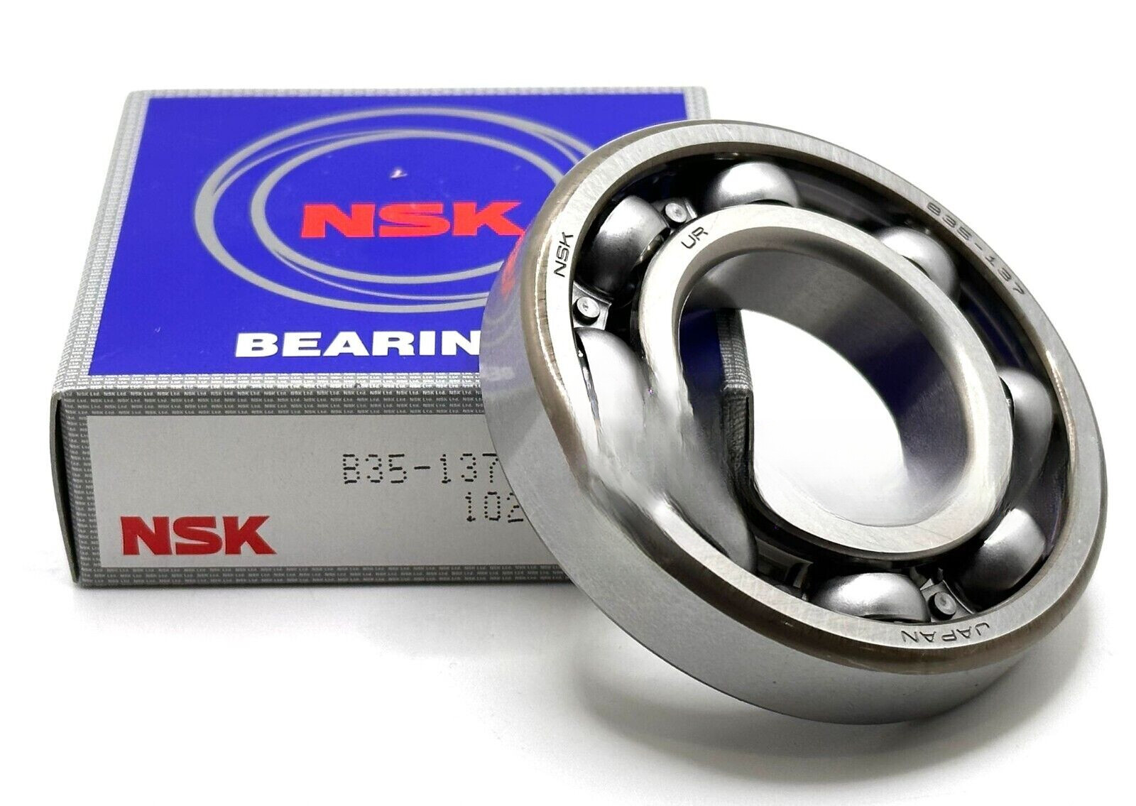 NEW B35-137 NSK BALL BEARING Metal One Pack 35x72x15mm