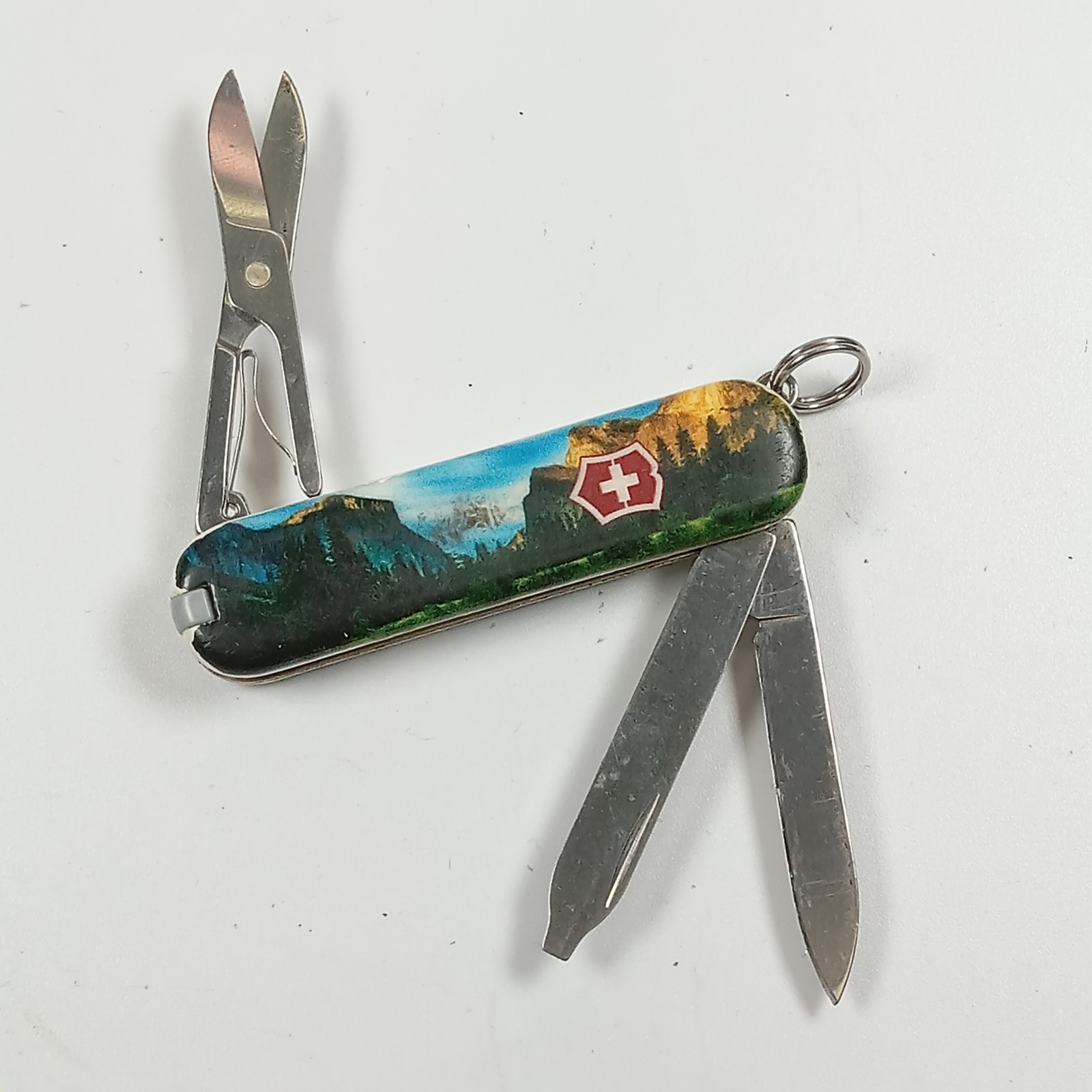 VICTORINOX SWISS ARMY KNIFE CLASSIC SD 58MM LIMITED EDITION YOSEMITE NATL PARK