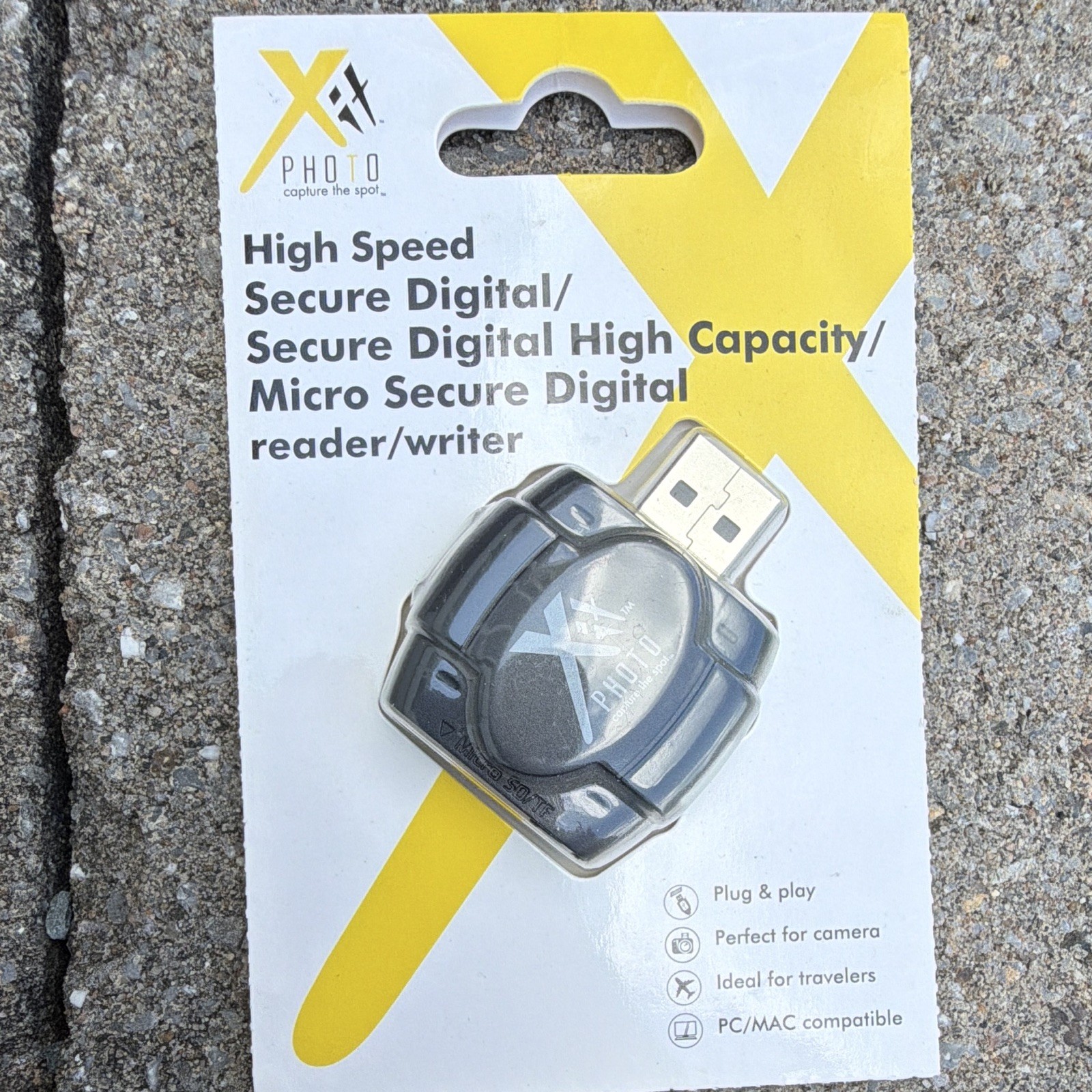XIT XTSDCR High Speed USB Card Reader/Writer for SD SDHC MicroSD