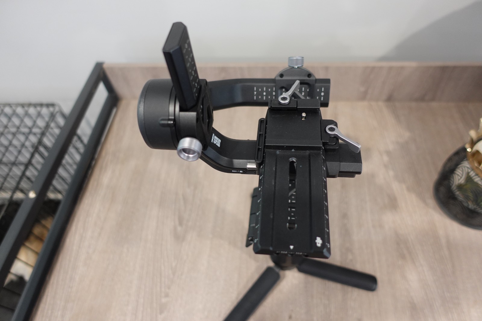 DJI RSC 2 - 3-Axis Gimbal Camera Stabilizer - Black