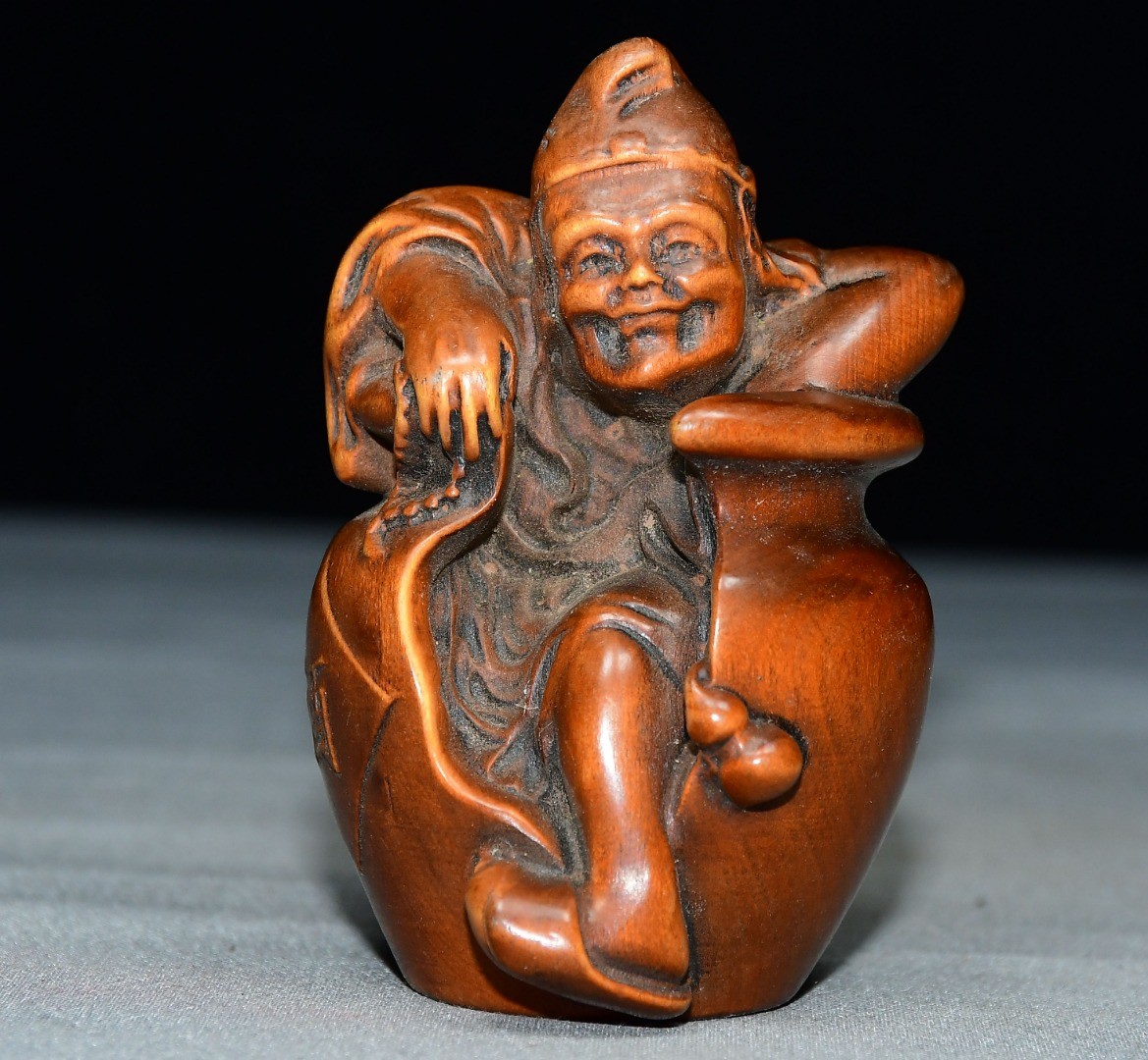 Exquisite Small Leaf Boxwood Jigong Ornament