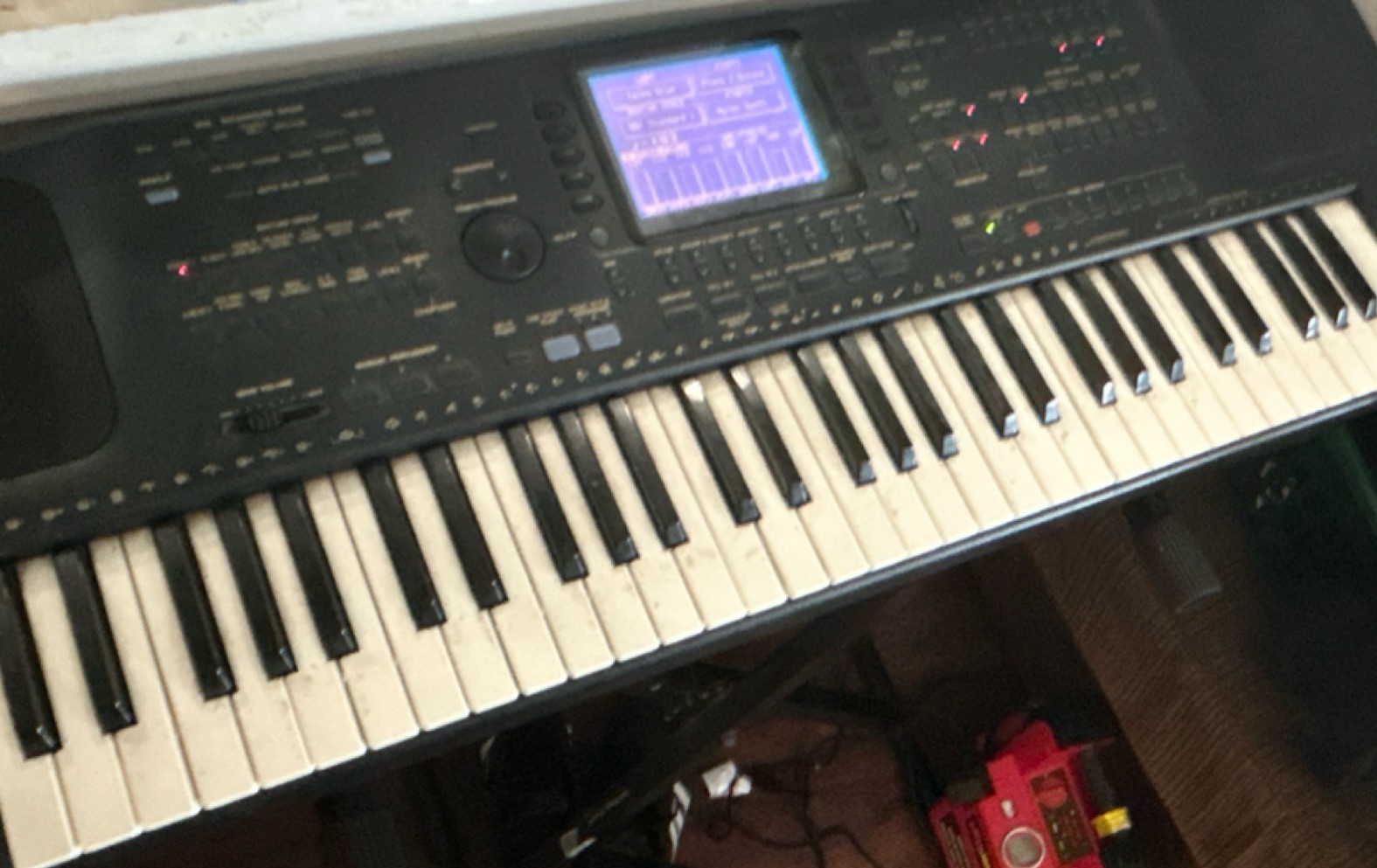 Technics KN2000 61-Key Electronic Keyboard, MIDI, Built-In Speaker, Black