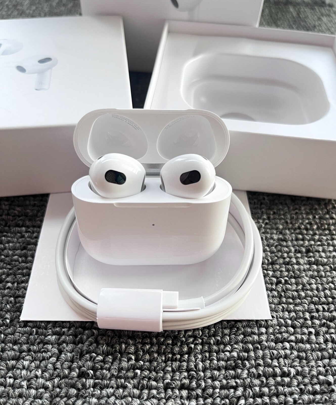 Apple Airpods 4th gen With Active Noise Cancellation + Cable