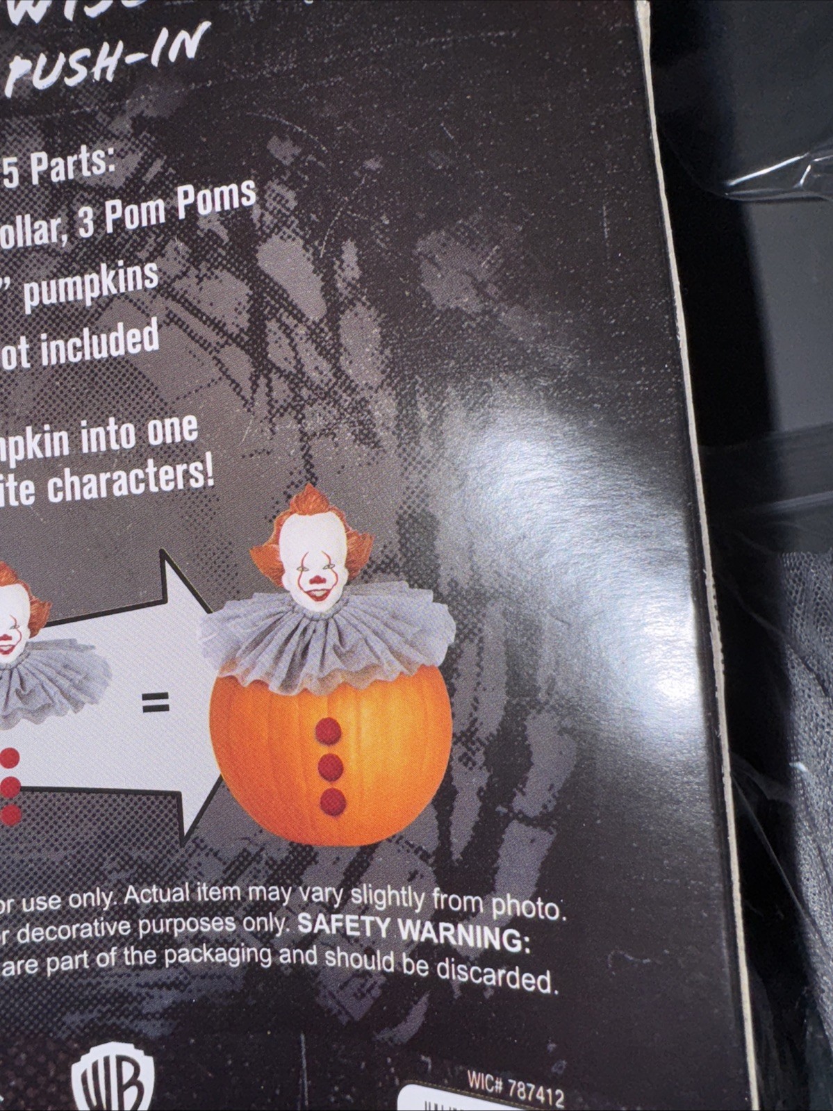 Pennywise Clown Pumpkin Push In Kit MISSING THE POMPOME / Box Damage