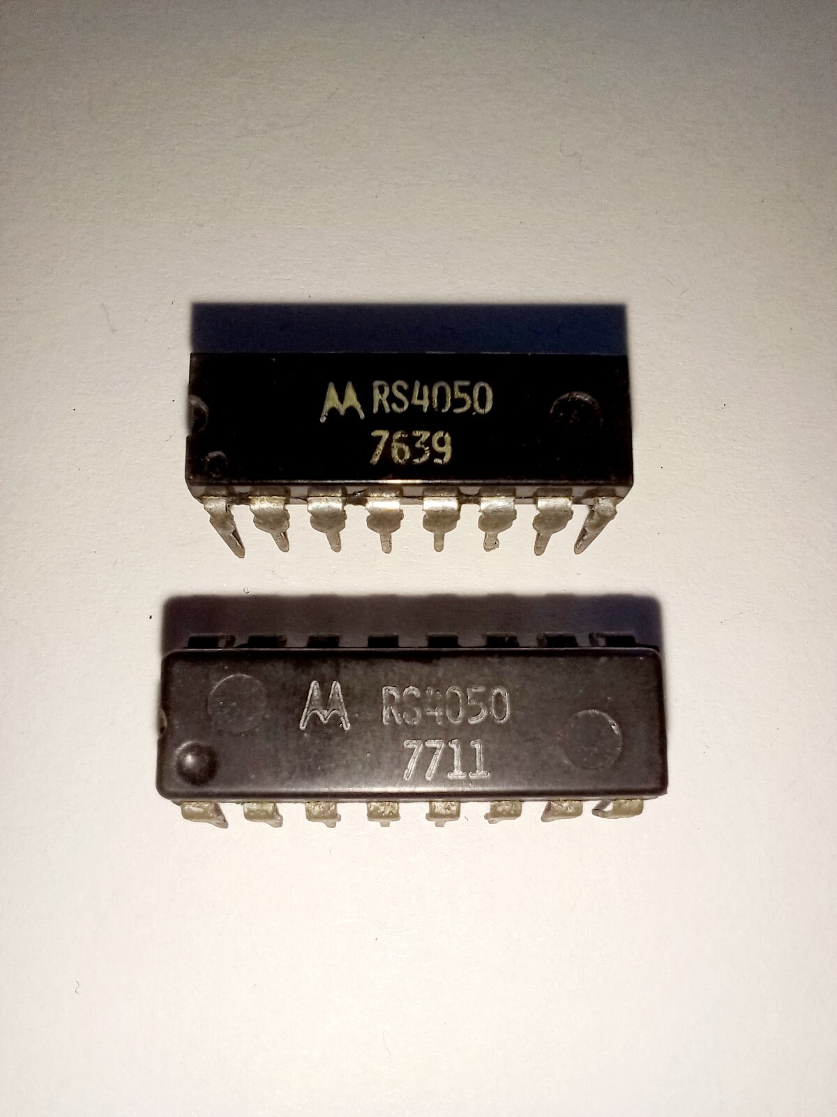 2* Motorola RS4050 EXTREMELY RARE. GOOGLE HAS NO INFO ON THESE MAKE OFFER ONLY!