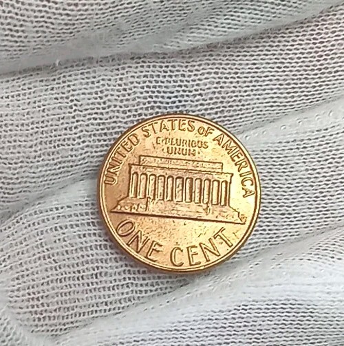 1982 D Lincoln Memorial Cent LARGE DATE Copper UNC Free Shipping