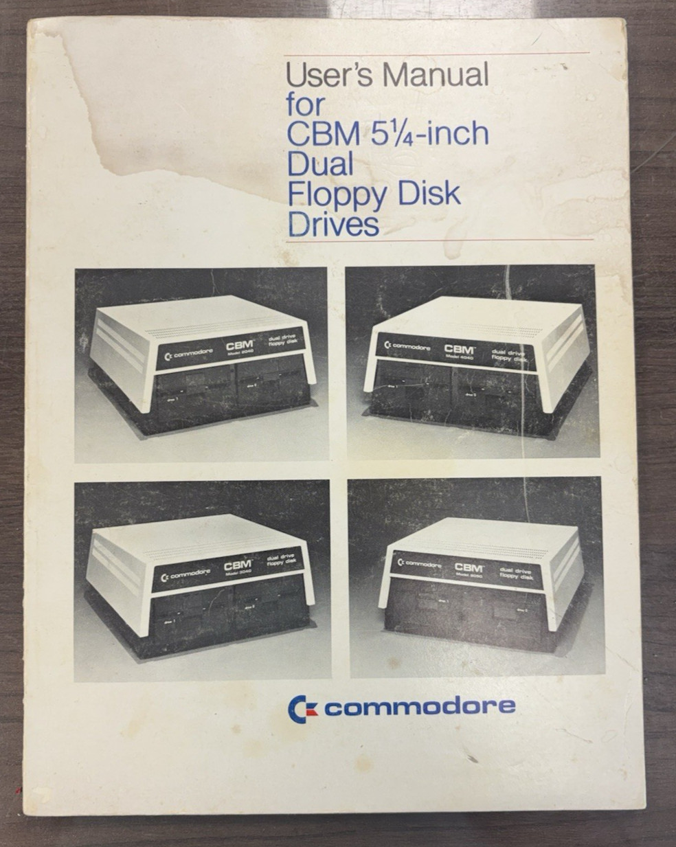 Commodore CBM 8050 Dual Floppy Disk Drive ***Powers on, with Manual***