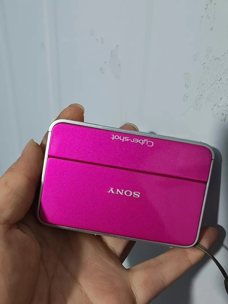 Sony Cyber Shot DSC-T2 8.1MP 3x Vintage Compact Digital Camera Pink Excellent