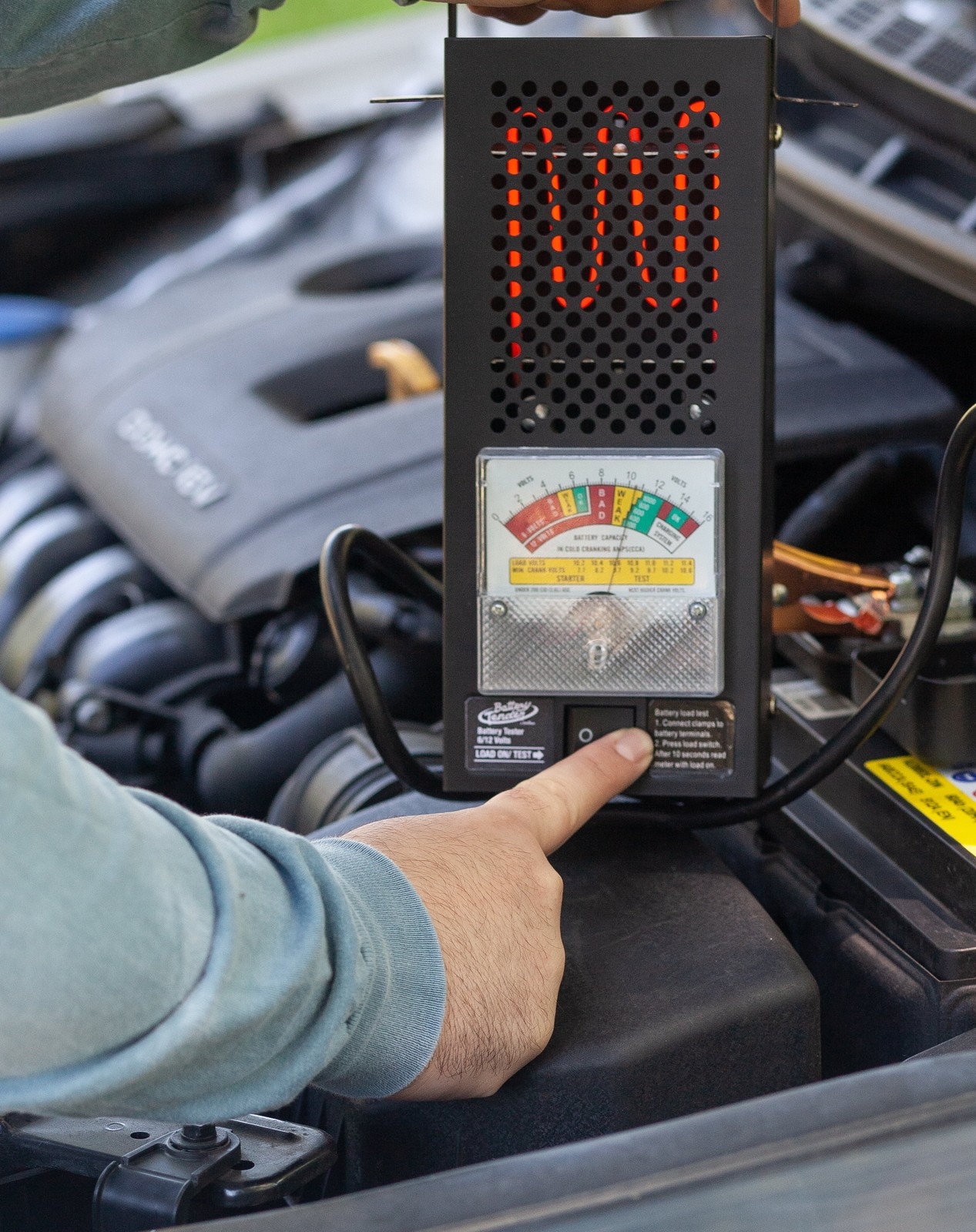 Battery Load Tester Battery Charger 12V at 100 Amp or 6V at 50 Amp Car Truck RVs