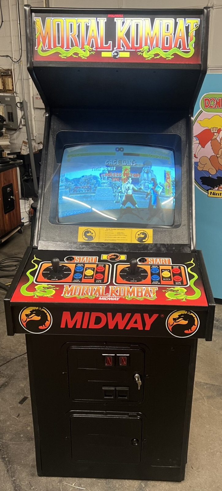 MORTAL KOMBAT ARCADE MACHINE by MIDWAY 1992