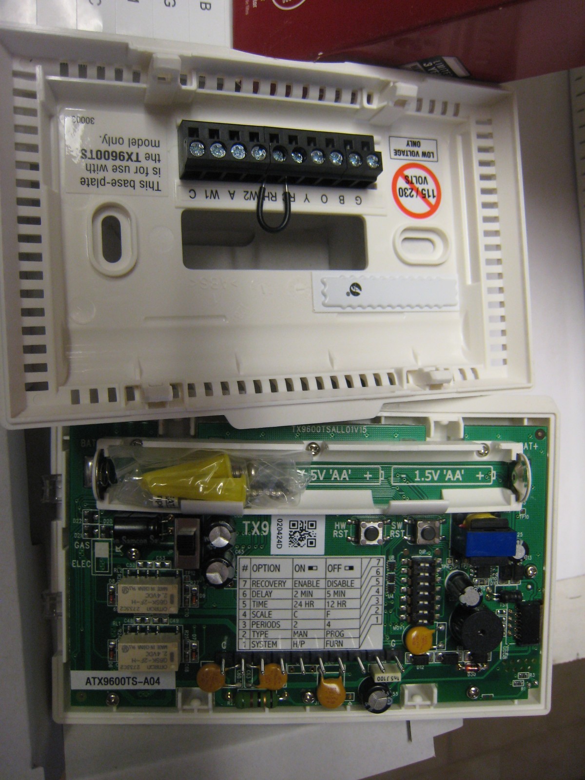 ACE 4235370 PROGRAMMABLE TOUCHSCREEN THERMOSTAT NEW