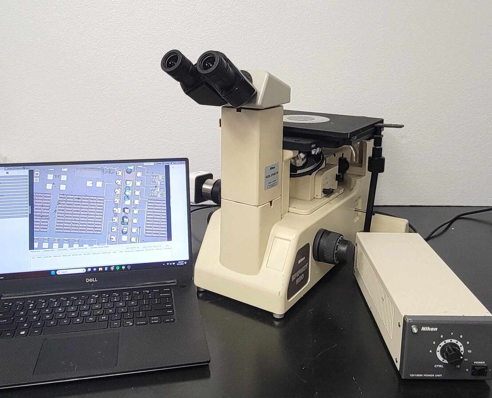 Nikon Microscope Epiphot 200 Metallurgical w. BF/DF, Polarizer/Analyzer & Camera