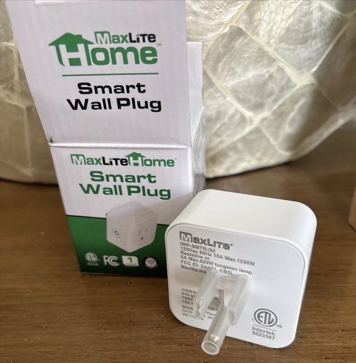 MaxLite WiFi Smart Wall Plug (Google and Alexa Compatible) NEW IN BOX