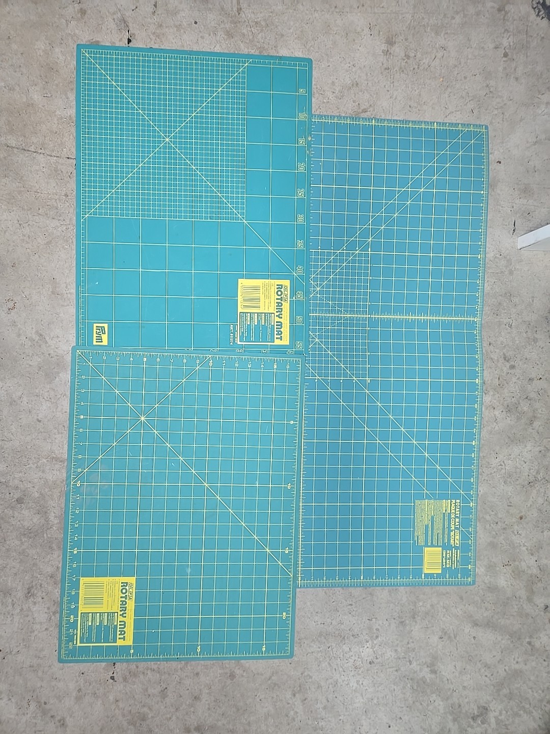LOT OF 3 Vtg. Olfa Rotary Mat Model 9881 RM-SG RM-MG FAST SHIPPING