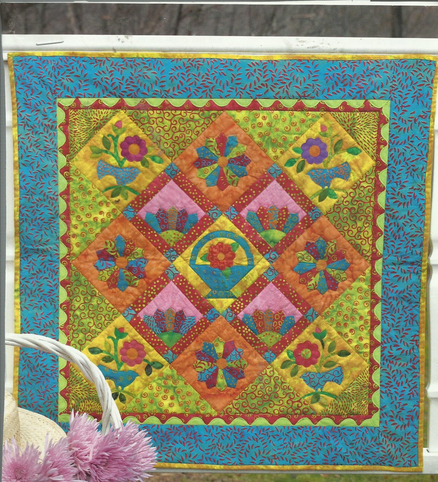 E0802  HOT & HIP WALLHANGING/TOPPER QUILT PATTERN/INSTRUCTIONS