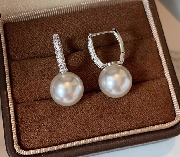Gorgeous  9mm AAAA+ Round South Sea White pearl earring hook earrings S925