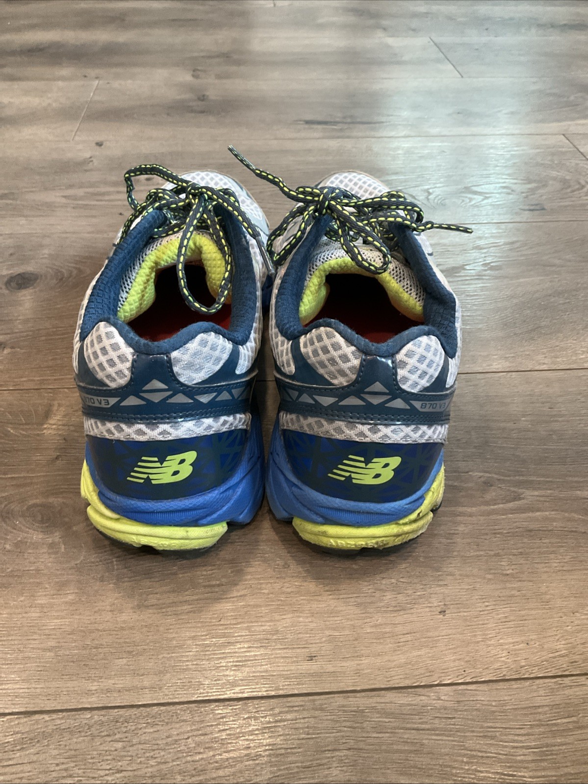 New Balance 870v3 Running Shoes Size 11.5 Gray Blue Neon