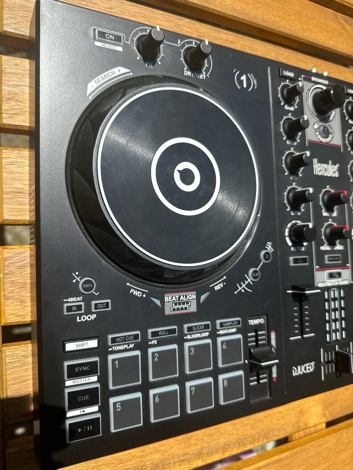Hercules Inpulse 300 DJ Console (Windows-Mac usb serato-djuced)