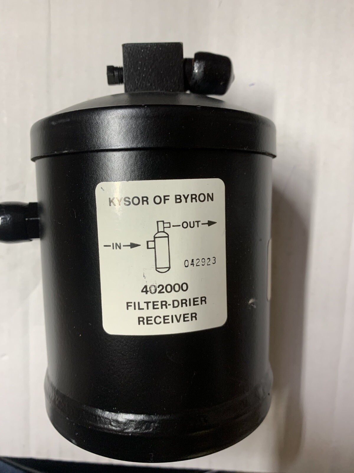 New oem Kysor reciever drier 402000 #6 flare connections RD9104C 33314 37-14000