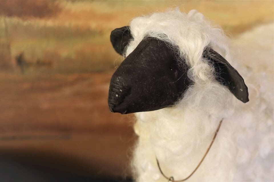 Pattern, Americana, primitive sheep, 15 in. Dumplinragamuffin, #178